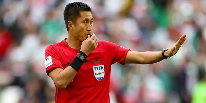 Kèo Giao Bóng Là Gì? Bật Mí Cách Bắt Kèo Giao Bóng 6 Tìm hiểu kỹ về trọng tài trong trận đấu